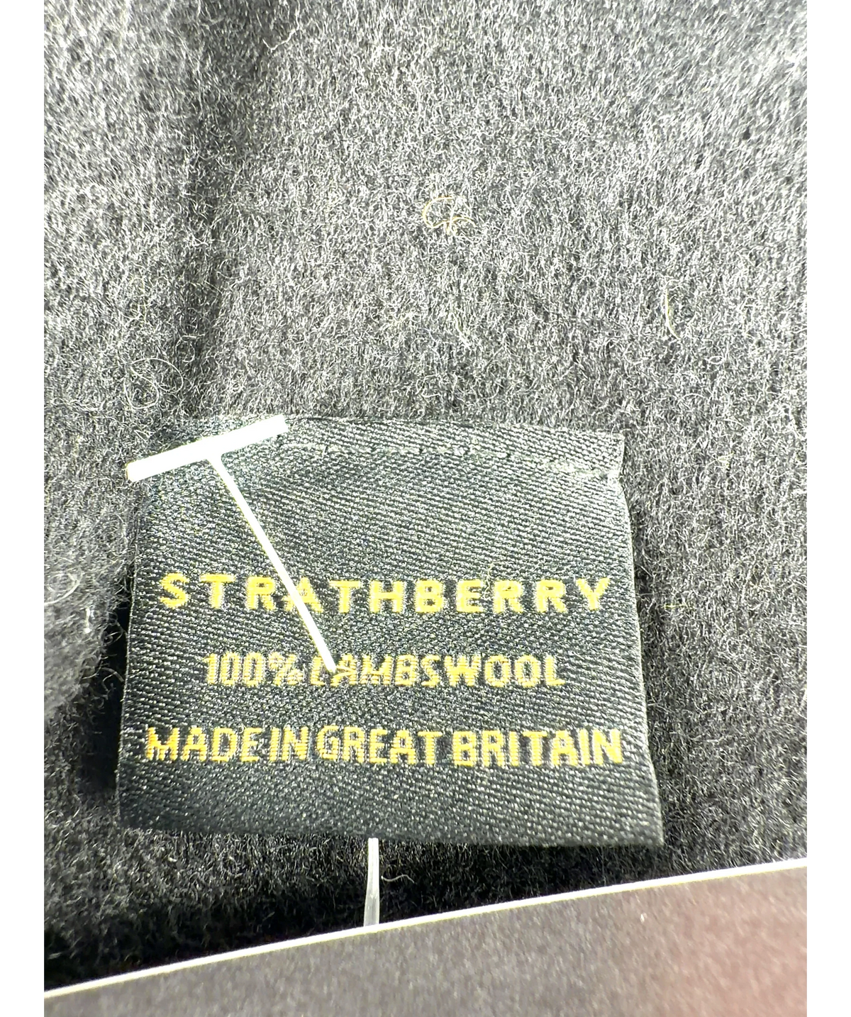 STRATHBERRY Black Colour — label