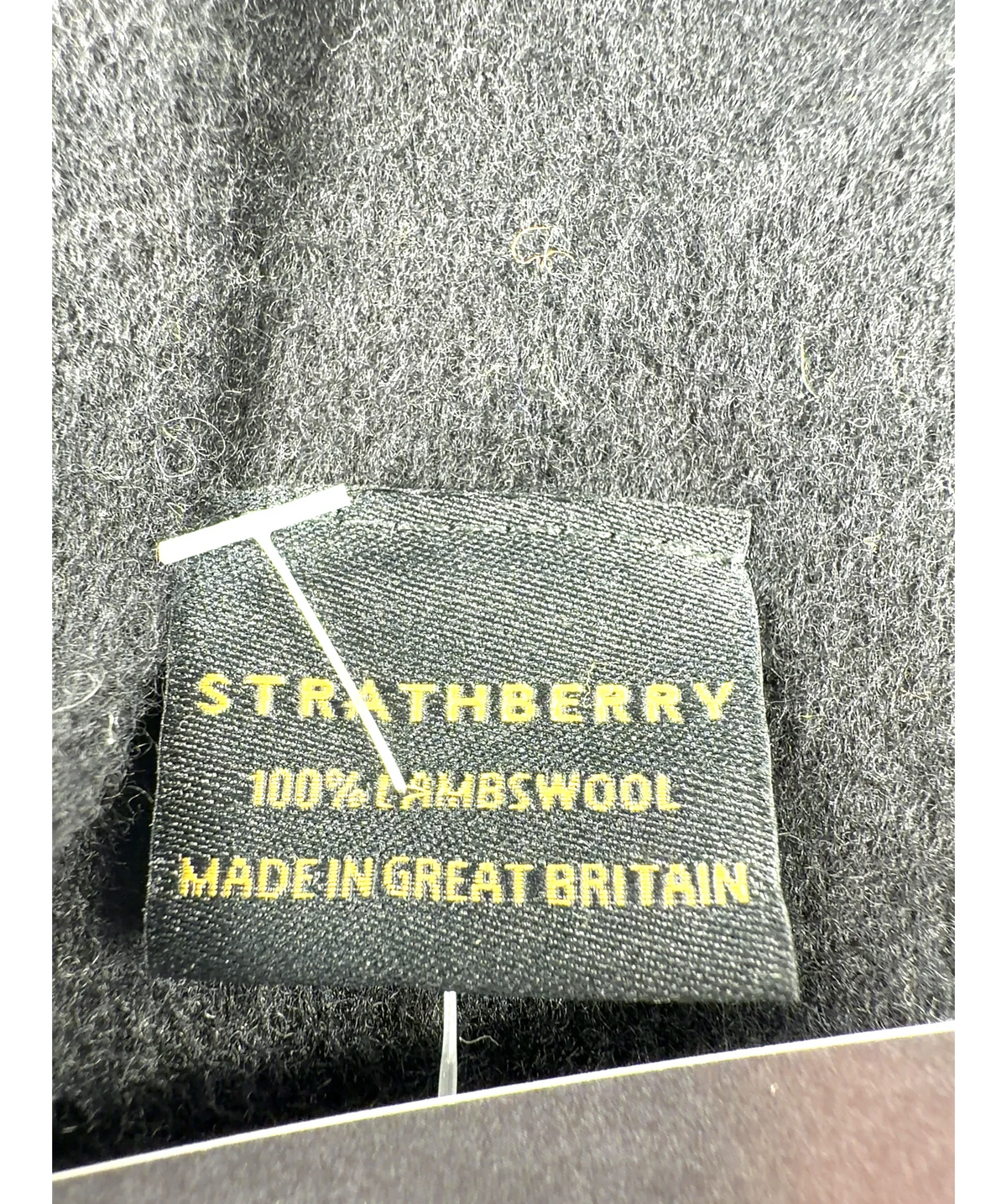 STRATHBERRY Black Colour — care label
