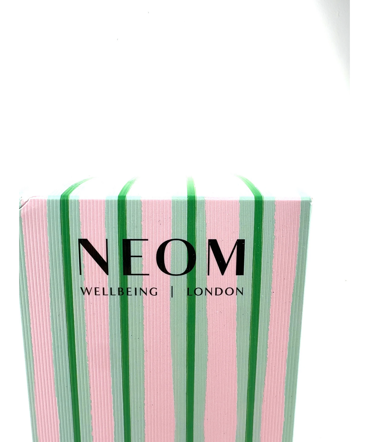 NEOM pink Squeeze The Day Reed Diffuser — detail
