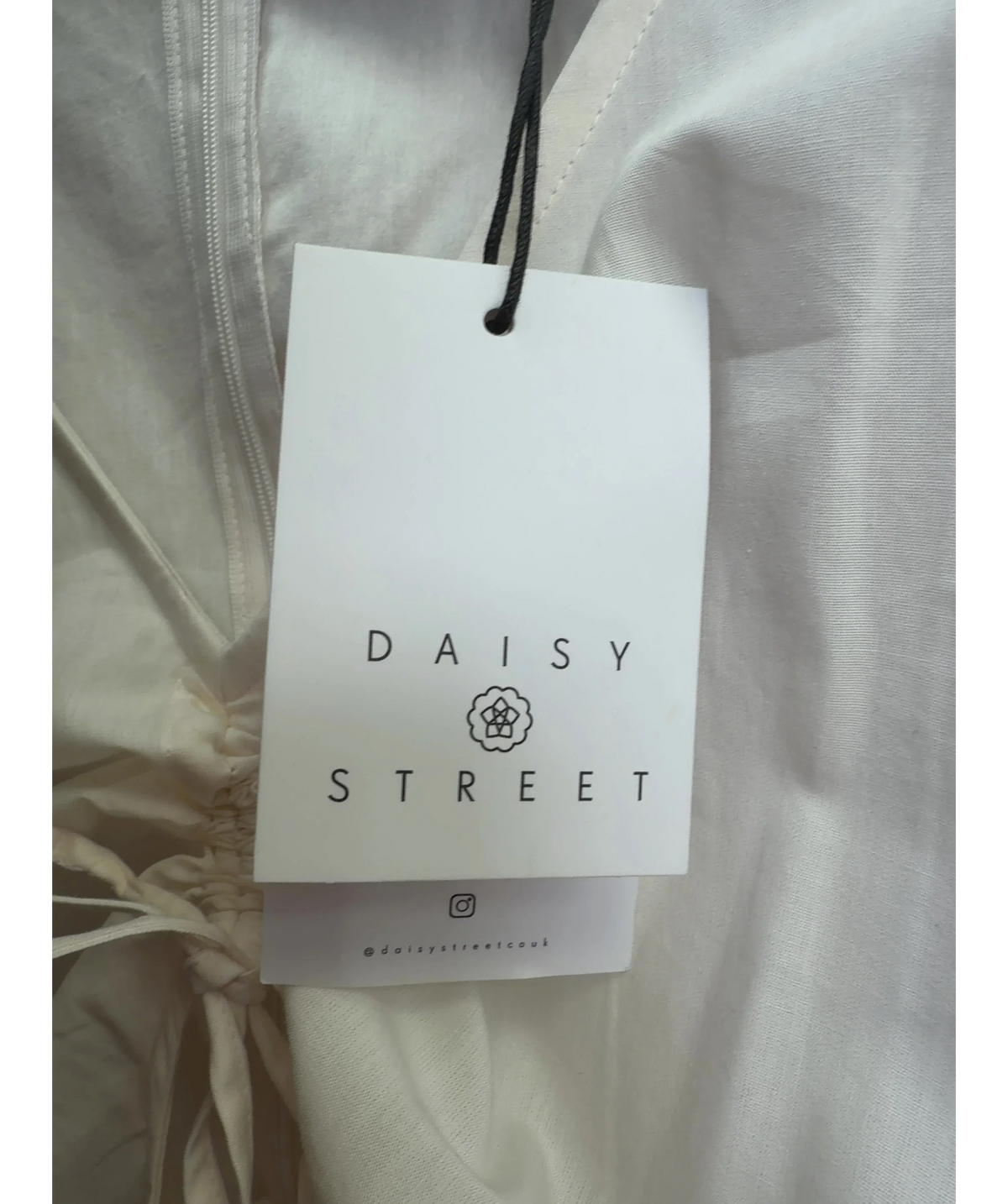 Daisy Street White Plus 90s Shift Dress With Ruched Bust, size UK 22 — detail