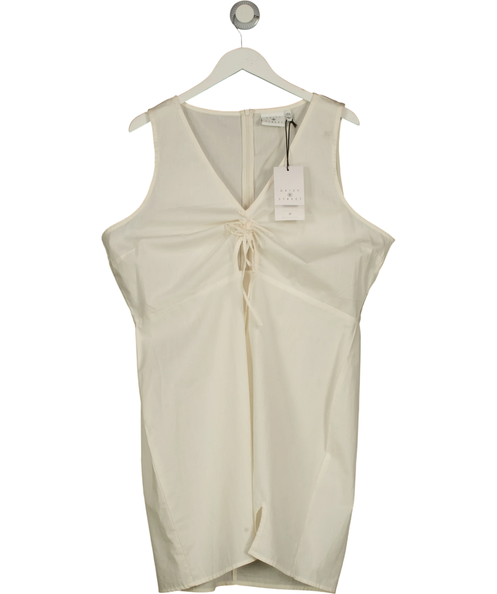 Daisy Street White Plus 90s Shift Dress With Ruched Bust, size UK 22 — front