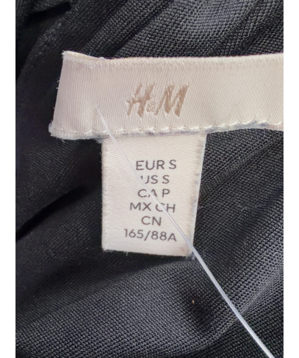 H&M Black Colour, size UK S — care label