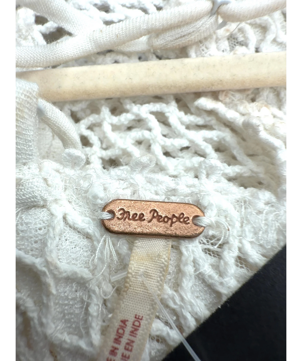 Free People White Offbeat Muse Tunic, size UK XS — detail