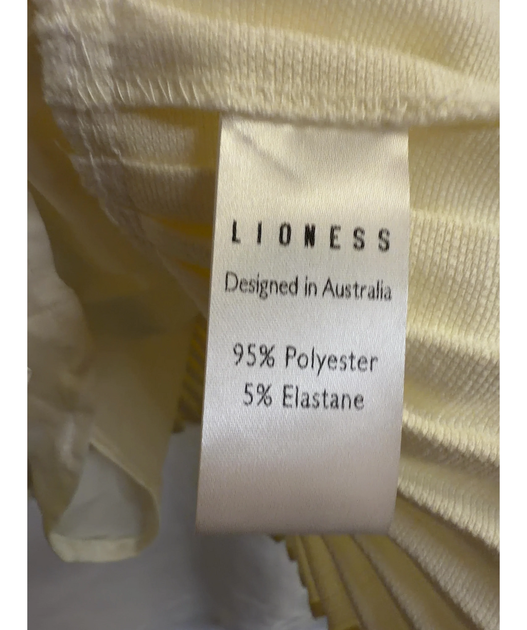 Lioness Cream Colour, size UK S — label