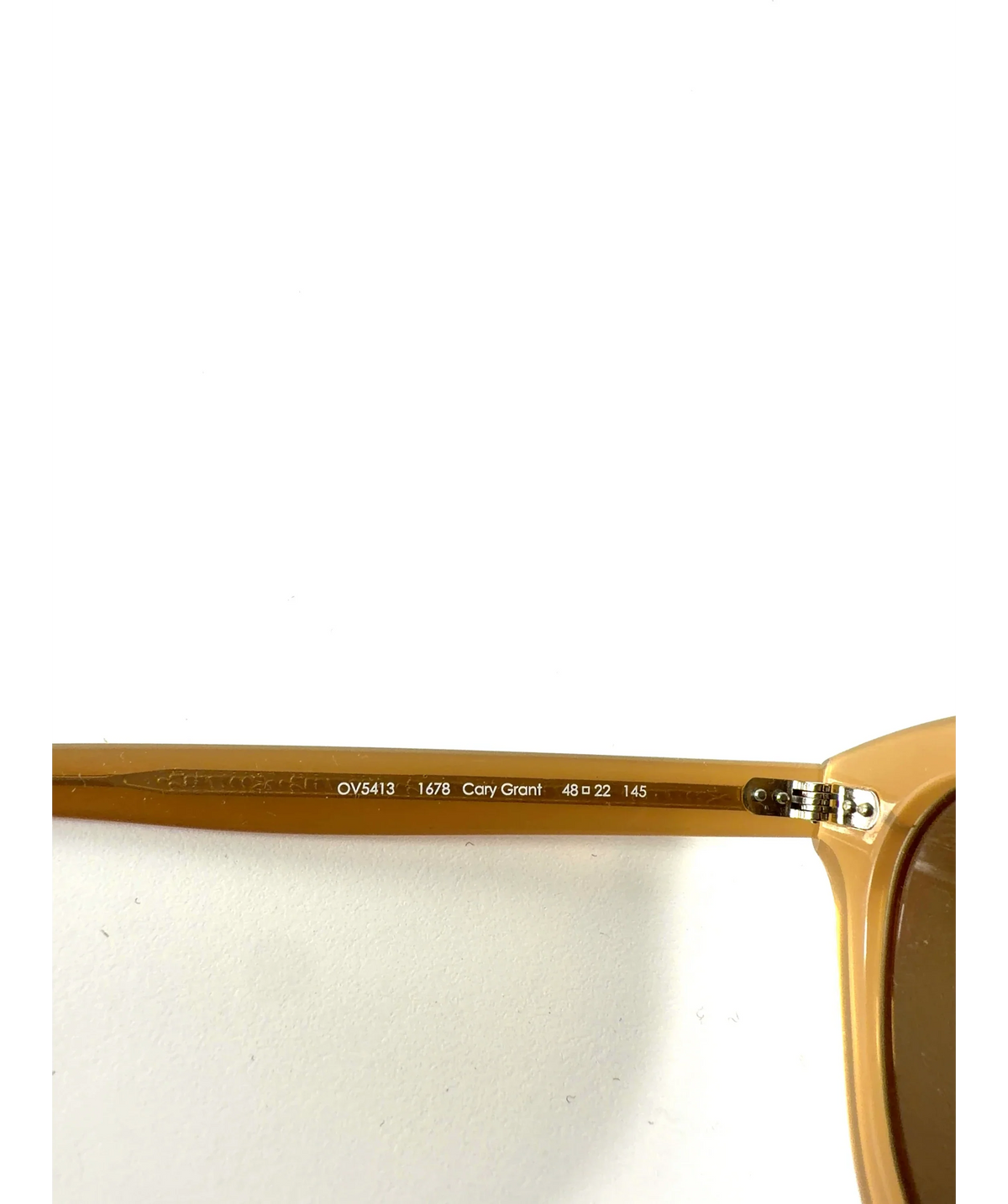 Oliver Peoples Beige Cary Grant Sun — label