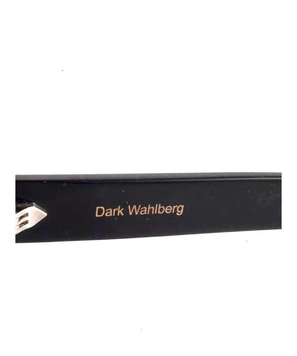 Dinelli Black Dark Wahlberg — label
