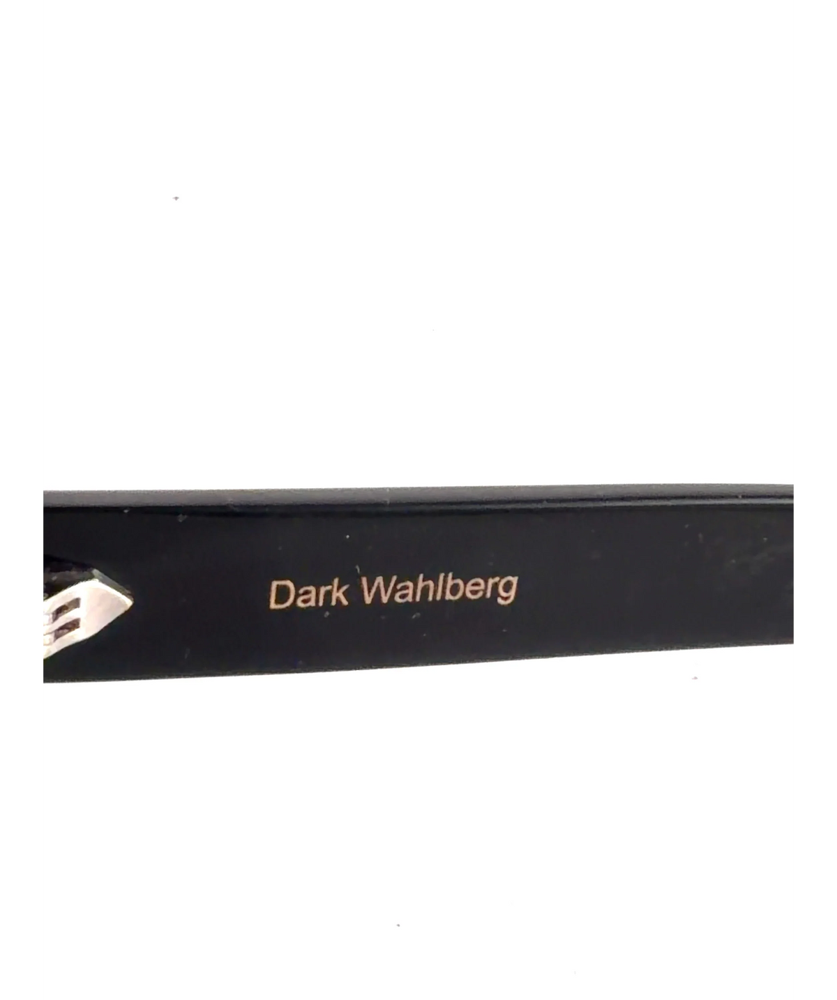 Dinelli Black Dark Wahlberg — label