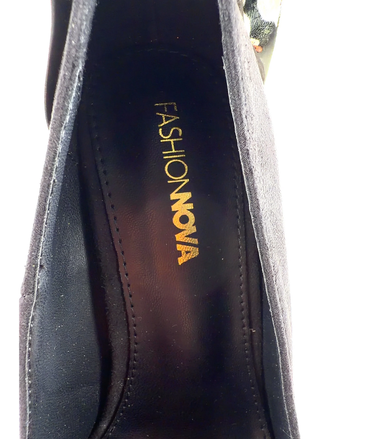 Fashion Nova Black Colour, size UK 6 EU 39 👠 — care label