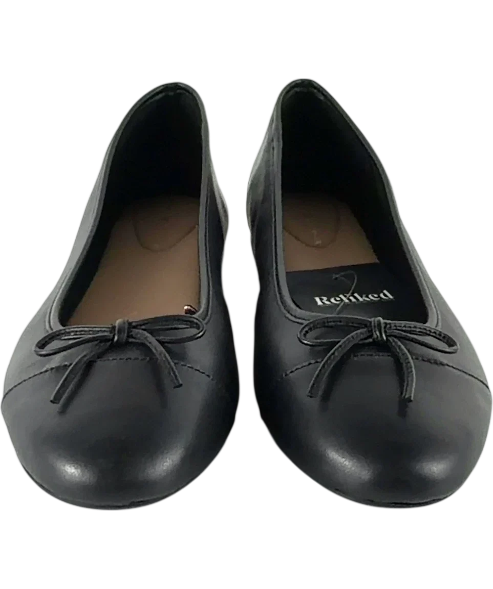 TOMMY HILFIGER Black TOE CAP LEATHER BALLERINA, size UK 7.5 EU 40.5 👠 — detail