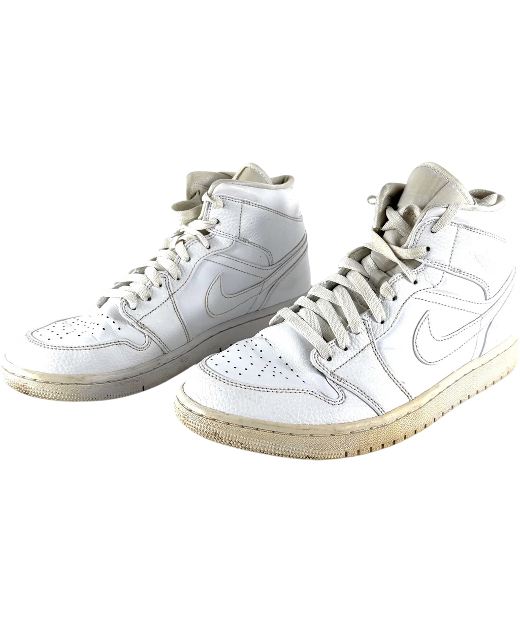 Nike White Colour, size UK 8 EU 42 👞 — label