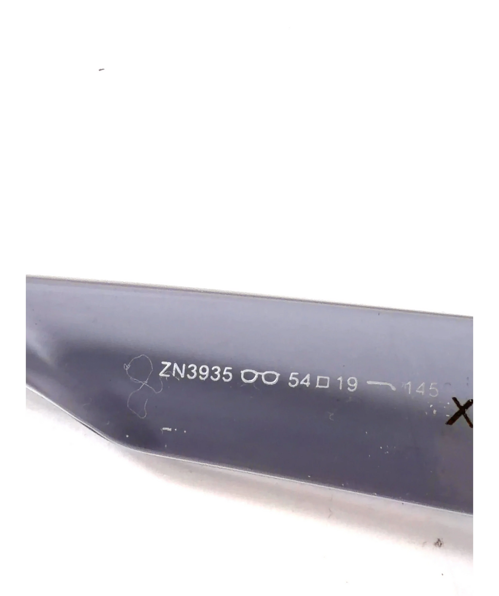 Veux black Colour — label