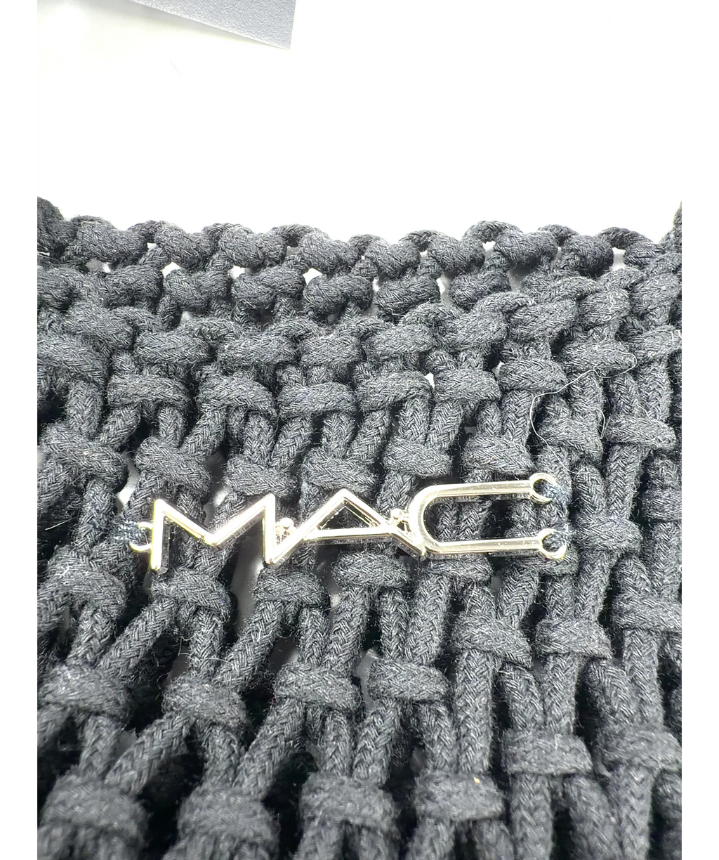 MAC Black Colour — label