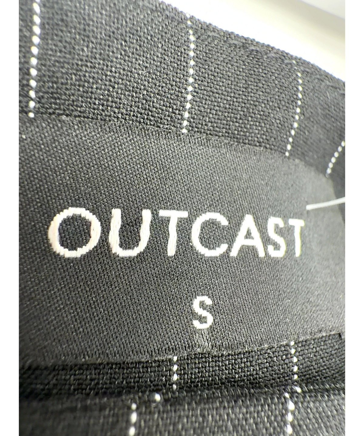 Outcast Black Colour, size UK S — detail