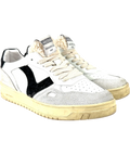 victoria White Seul, size UK 7 EU 40 👠 — front