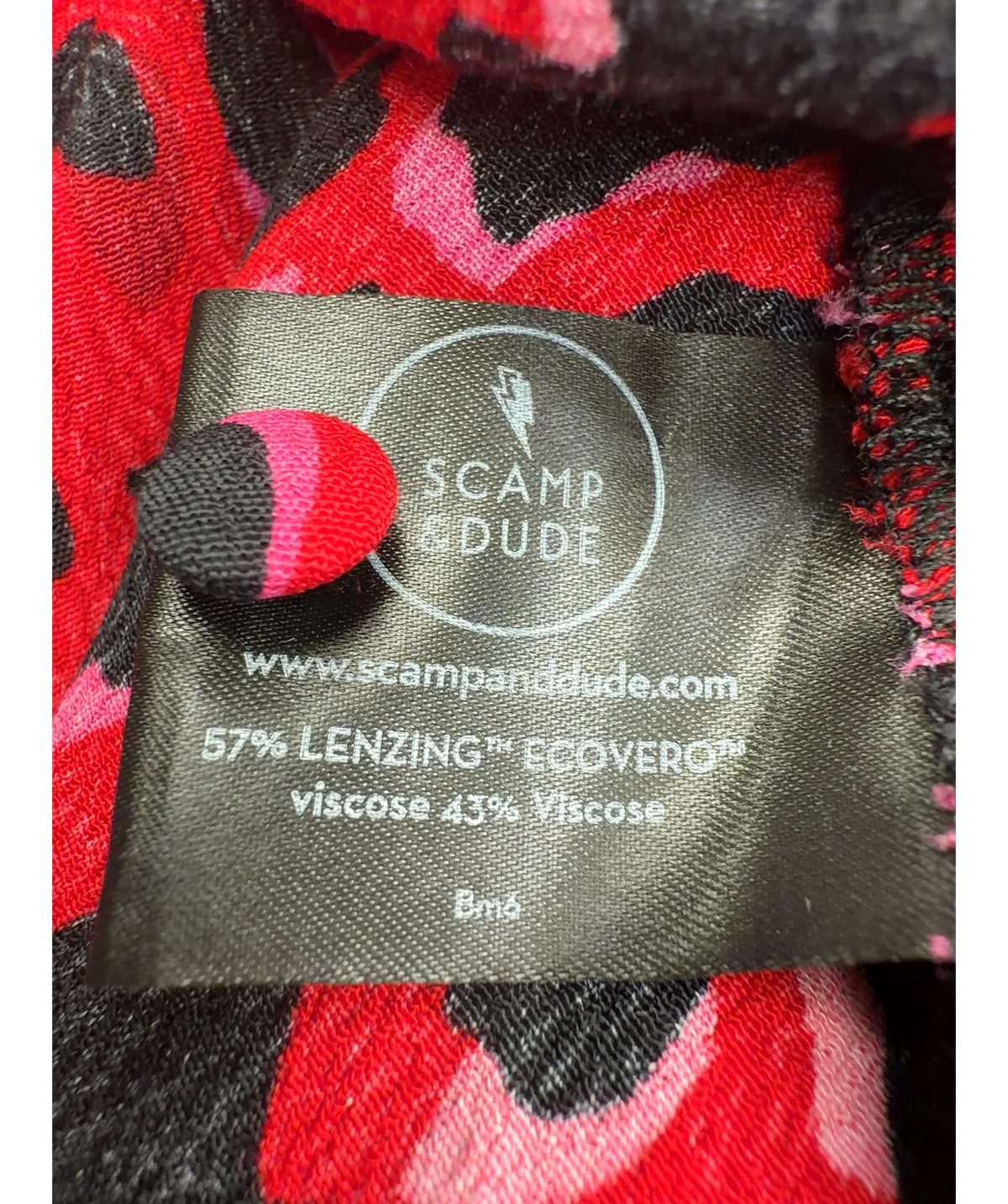 SCAMP & DUDE Red Colour, size UK 22 — label