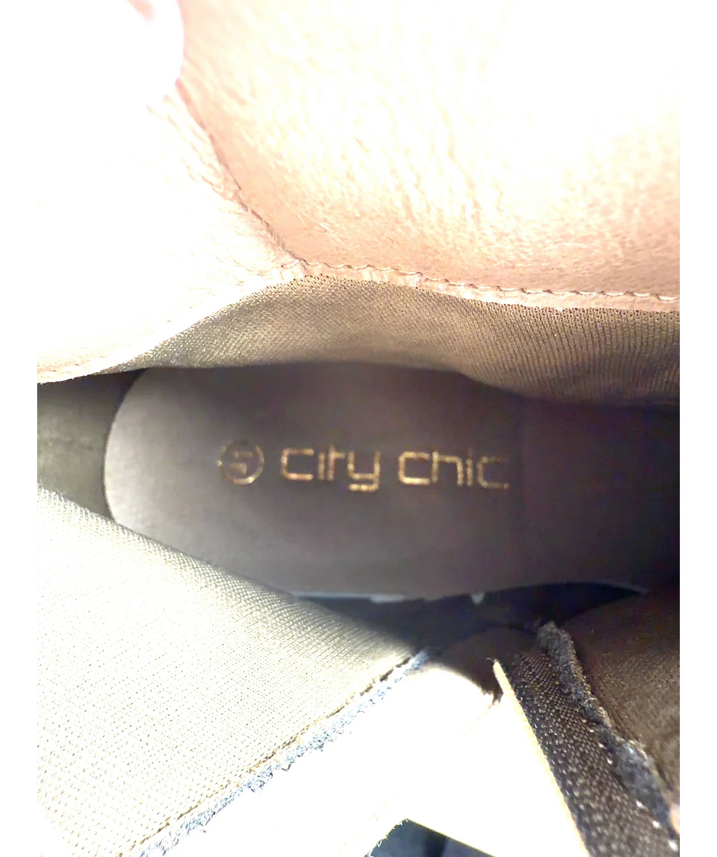 city chic olive green Colour, size UK 8 EU 41 👠 — care label