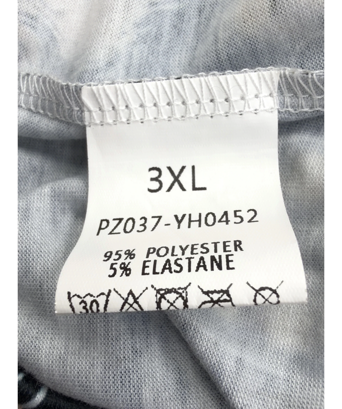 Amazon Black Colour, size UK 30 — label