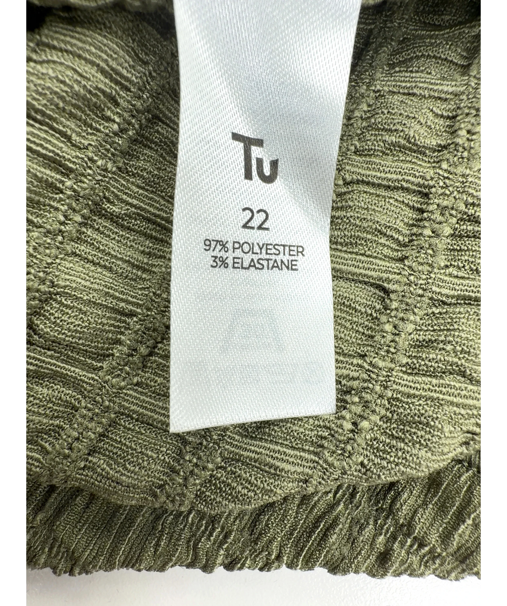 TU Green Colour, size UK 22 — label
