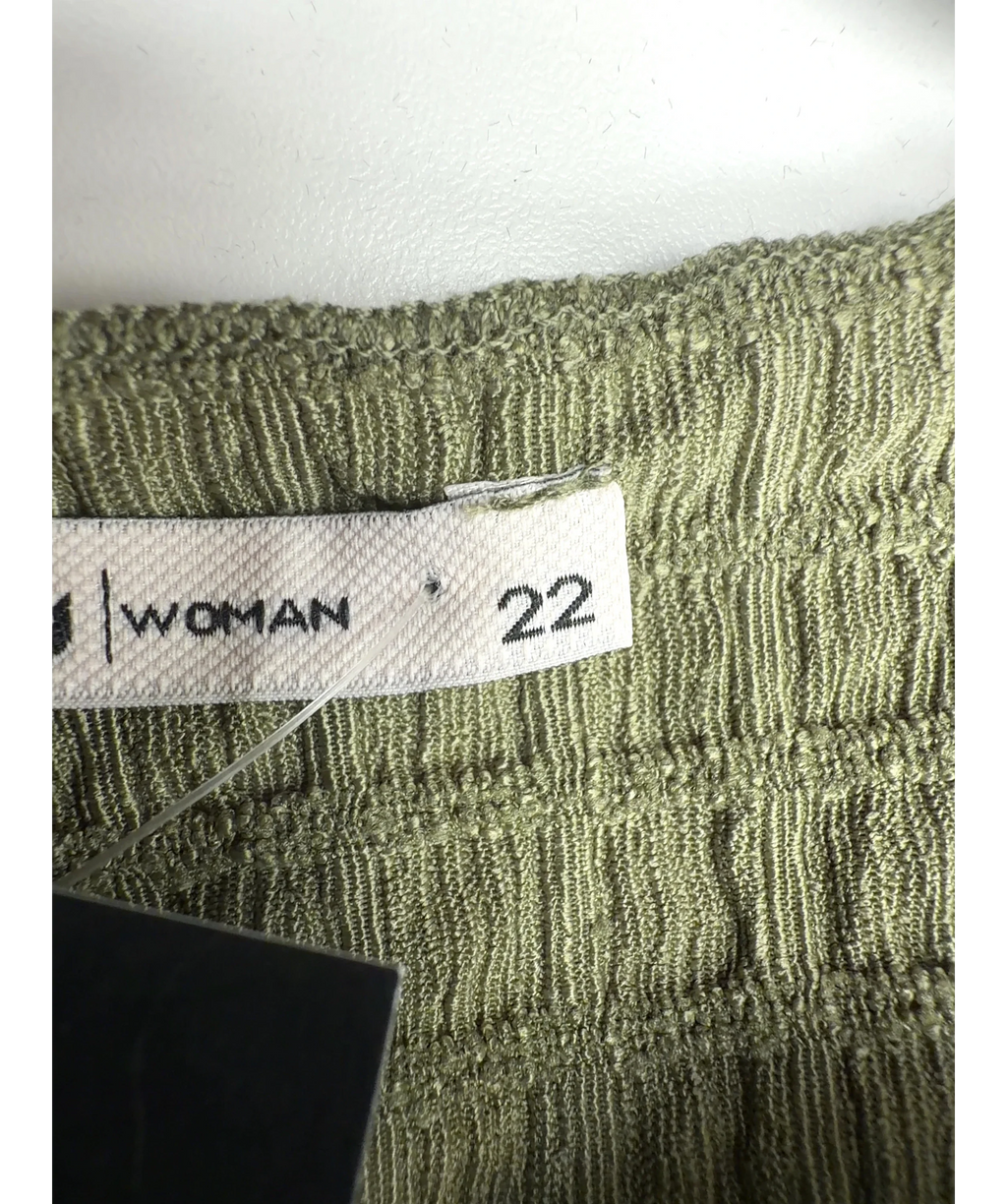 TU Green Colour, size UK 22 — care label