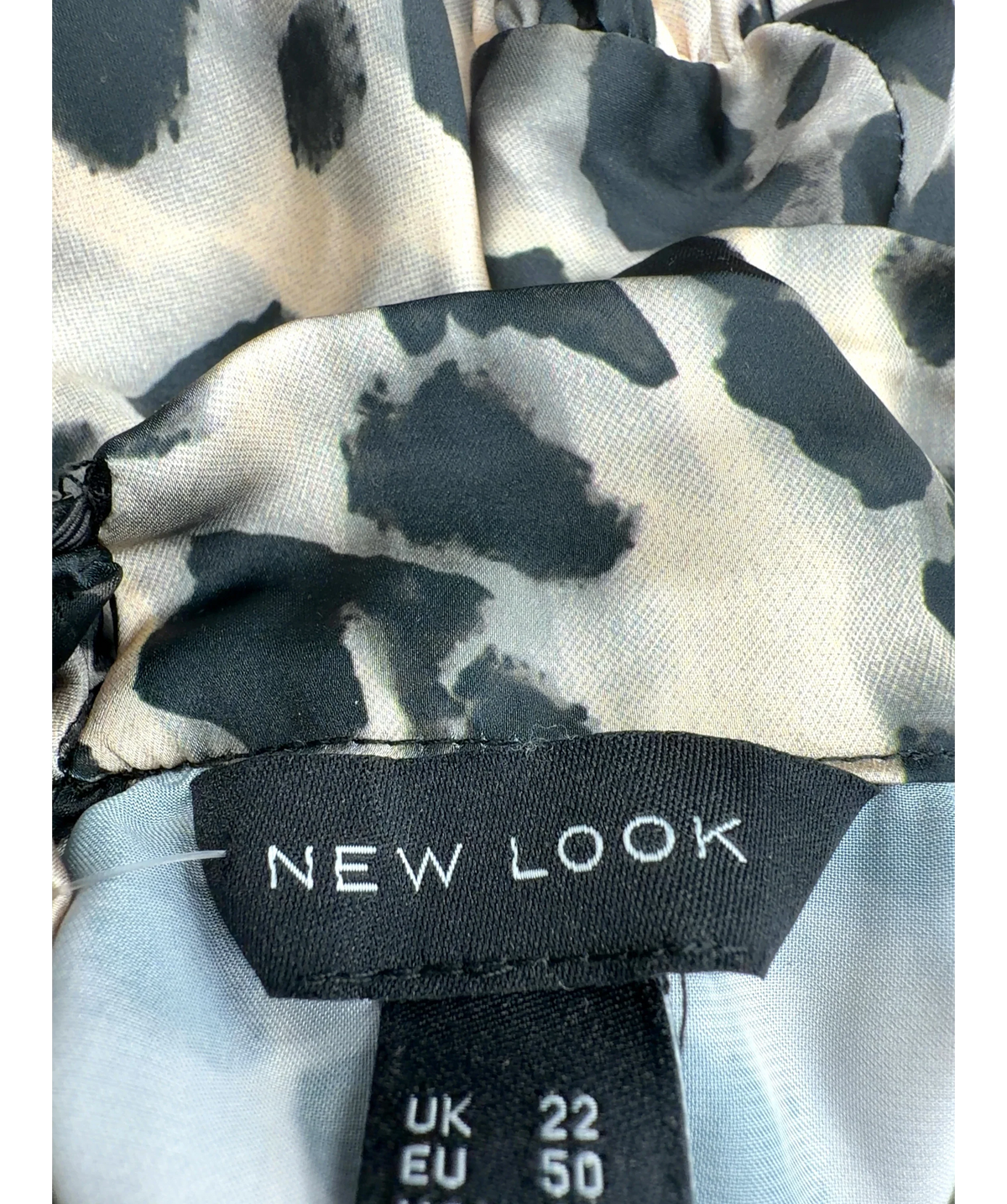 New Look Cream blouse, size UK 22 — detail