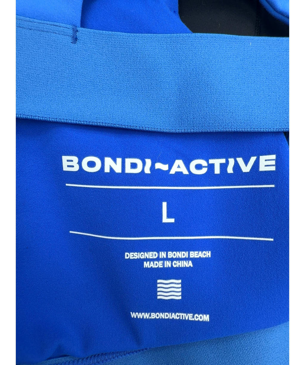 BONDI ACTIVE Blue contrasting blue top and black shorts with blue trim co-ord, size UK L — detail