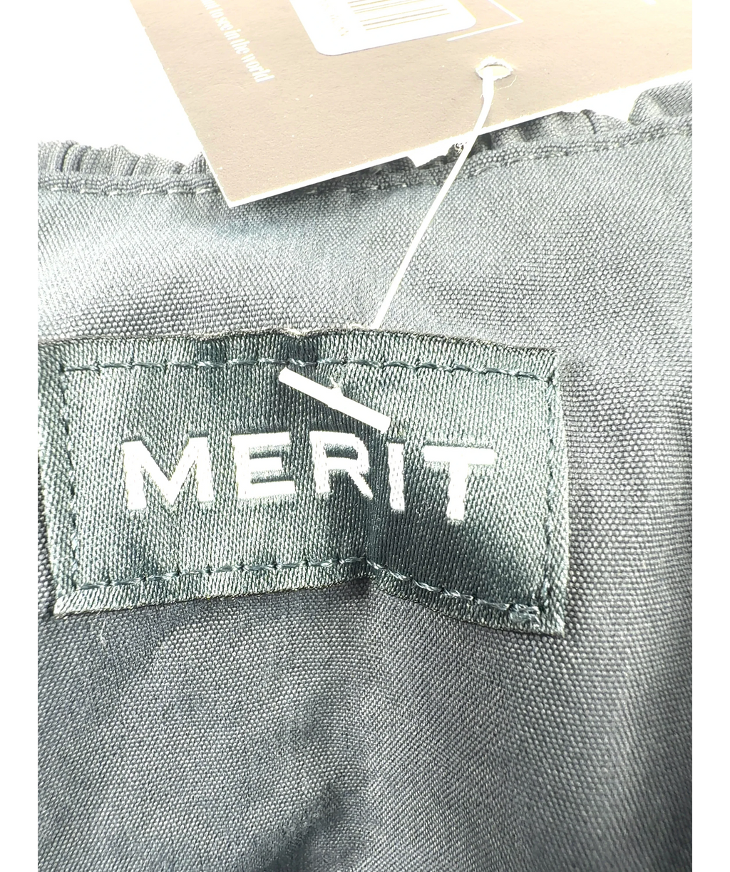 merit Grey Signature Bag — label