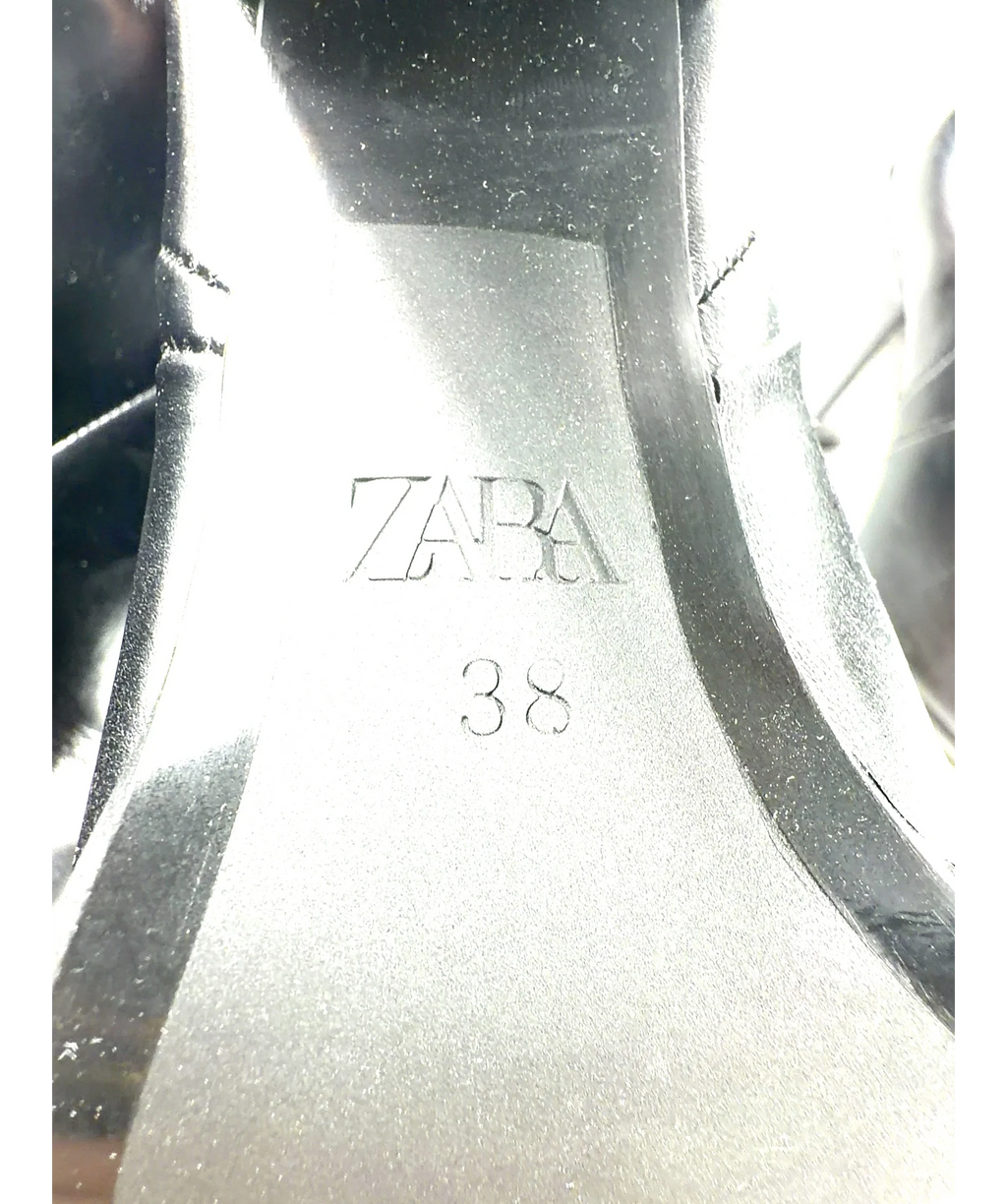ZARA Black Colour, size UK 5 EU 38 👠 — care label