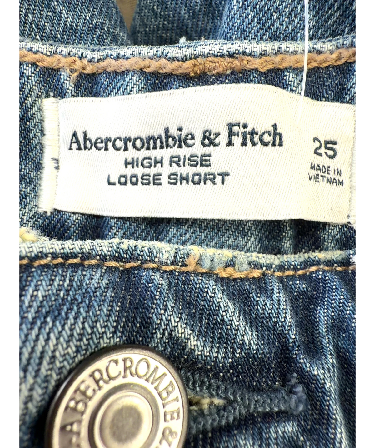 ABERCROMBIE & FITCH Blue Curve Love High Rise Loose Shorts, size W25 — detail