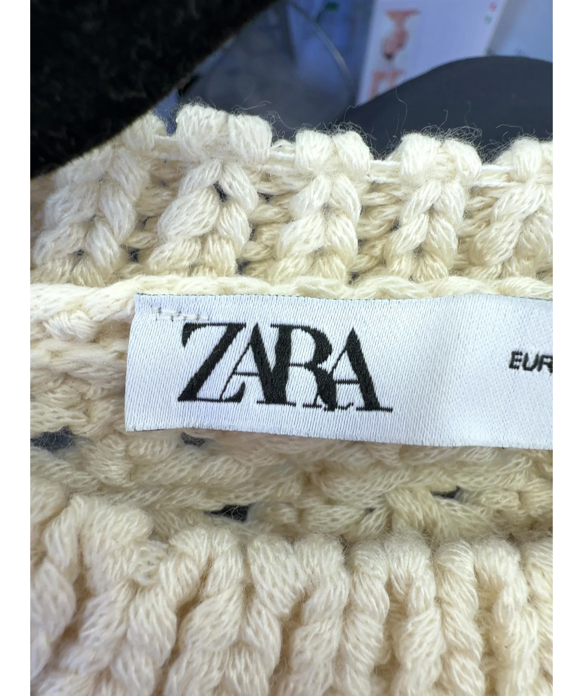 ZARA Cream open-back crochet-knit crop top, size UK S — detail