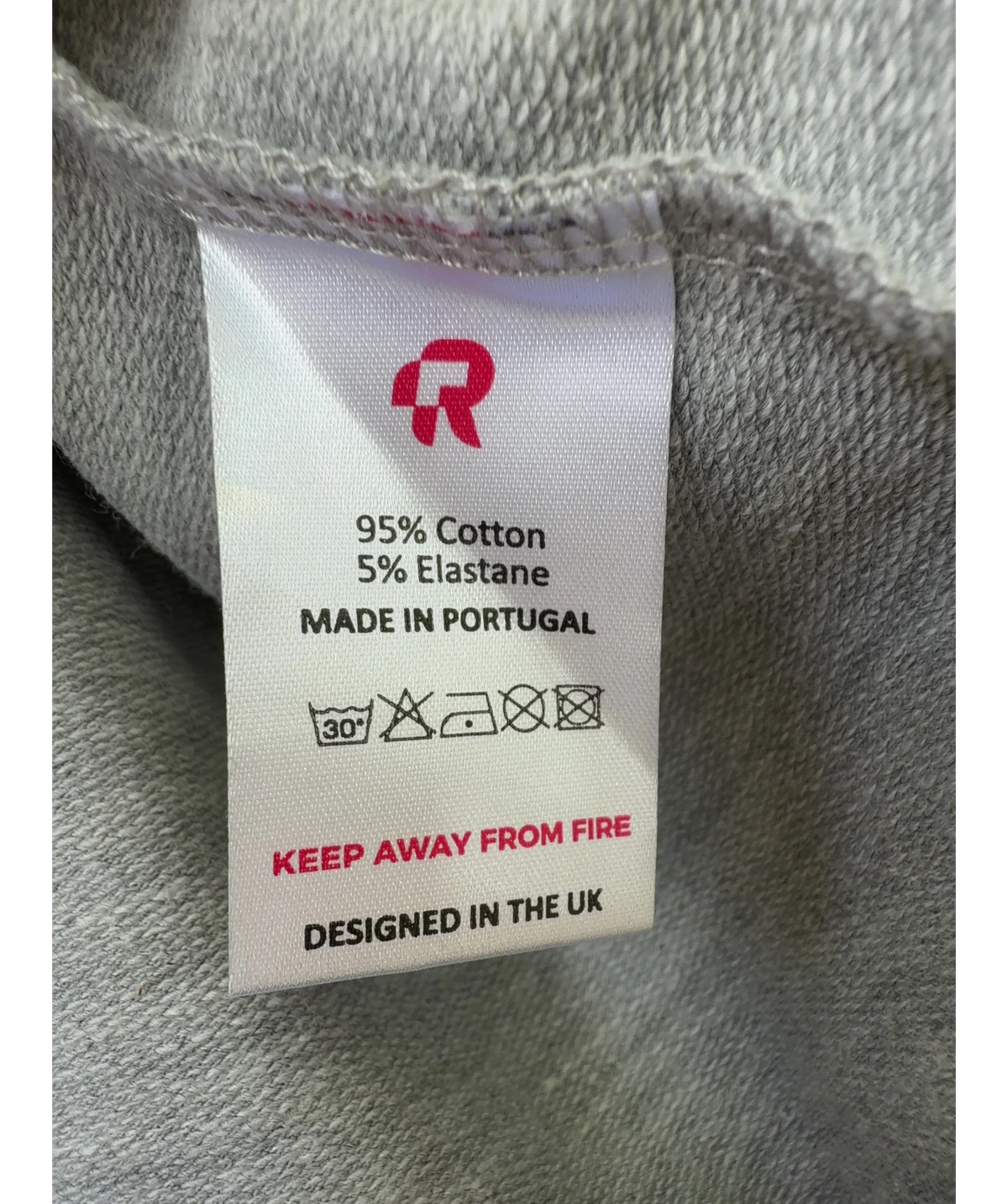 red run Grey Colour, size UK L — label
