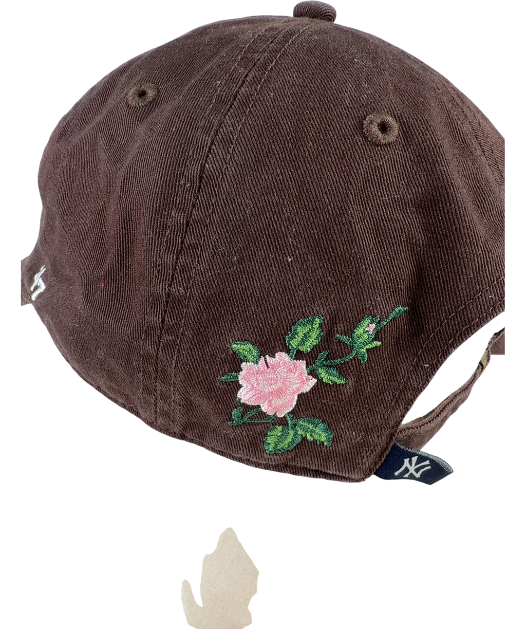 47 Brand Brown 47 NY Yankees Rose Embroidery Clean Up — fabric detail