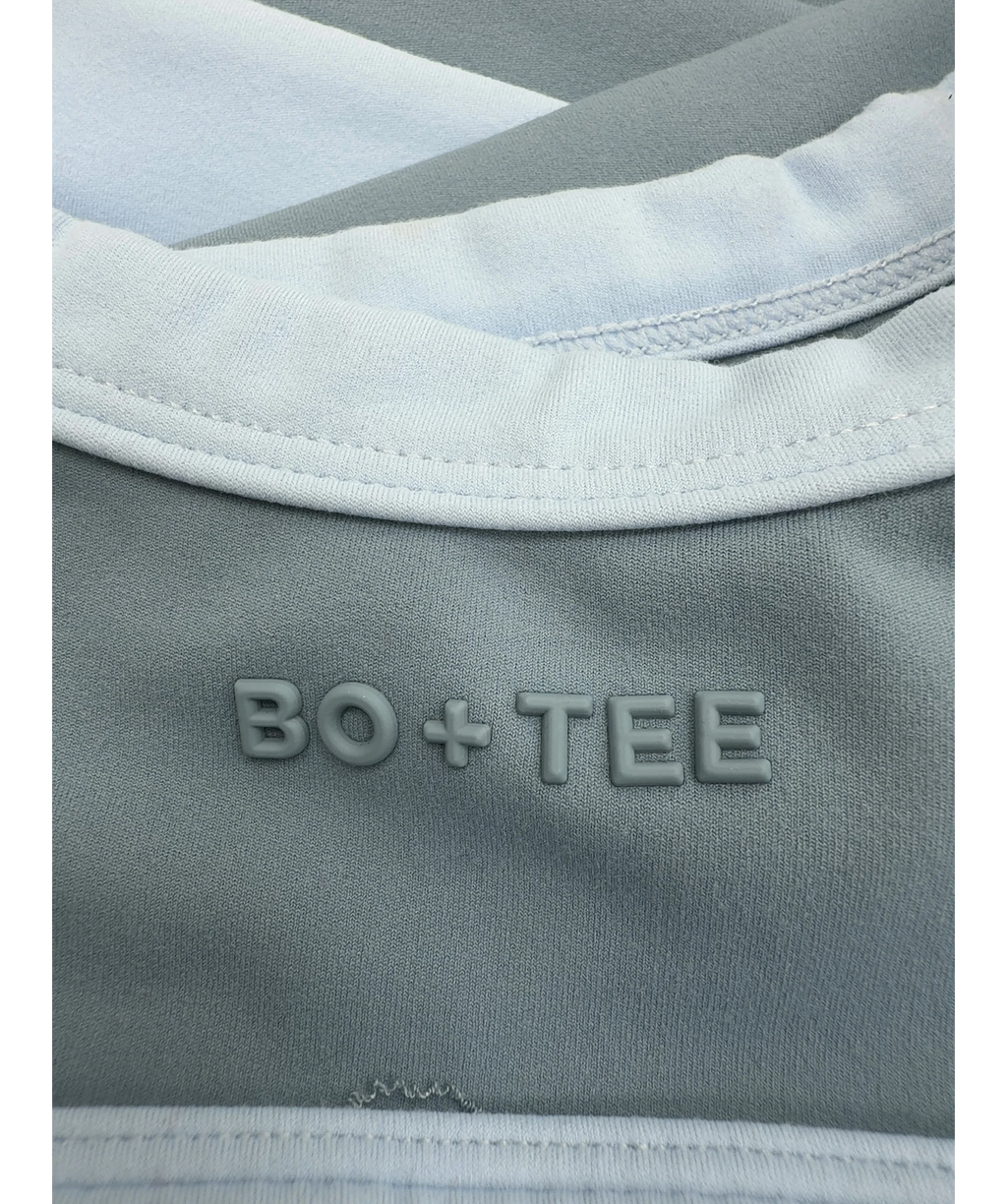Bo + Tee Blue Soft Active Scoop Neck Sports Bra and Soft Active Pocket V-Waist Mini Shorts, size UK XS/S — label