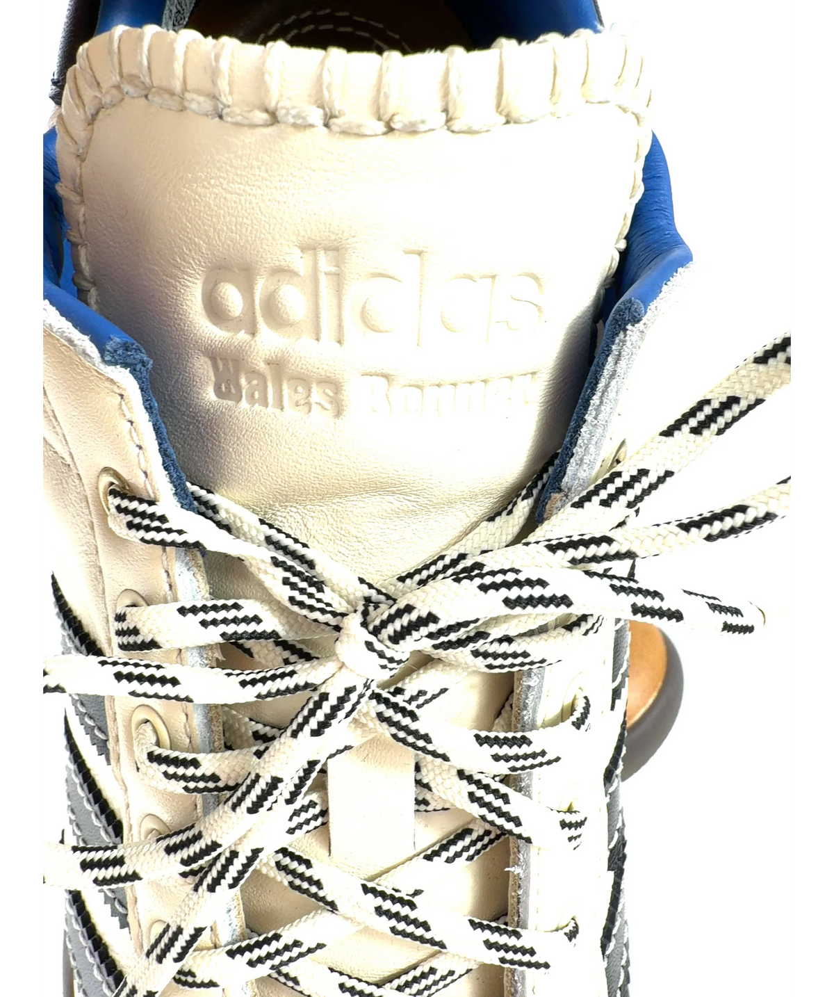 adidas off-white Colour, size UK 9 EU 42 👠 — care label