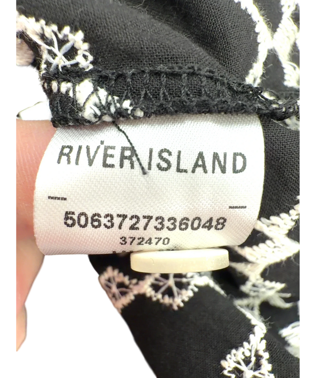 River Island Black Colour, size UK M — fabric detail