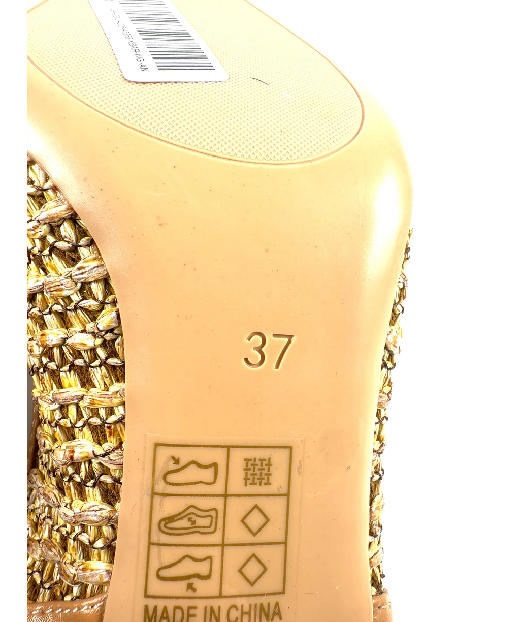 Daniel Beige woven metallic slingback kitten heel, size UK 4 EU 37 👠 — fabric detail