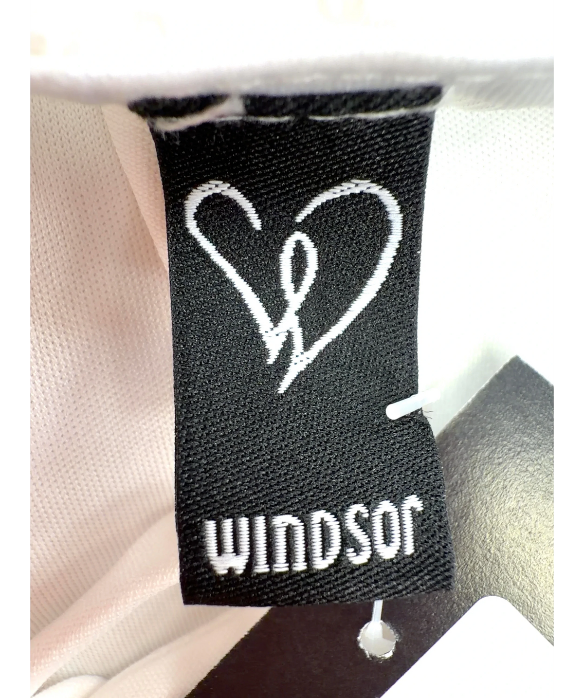 Windsor White Colour, size UK M — detail