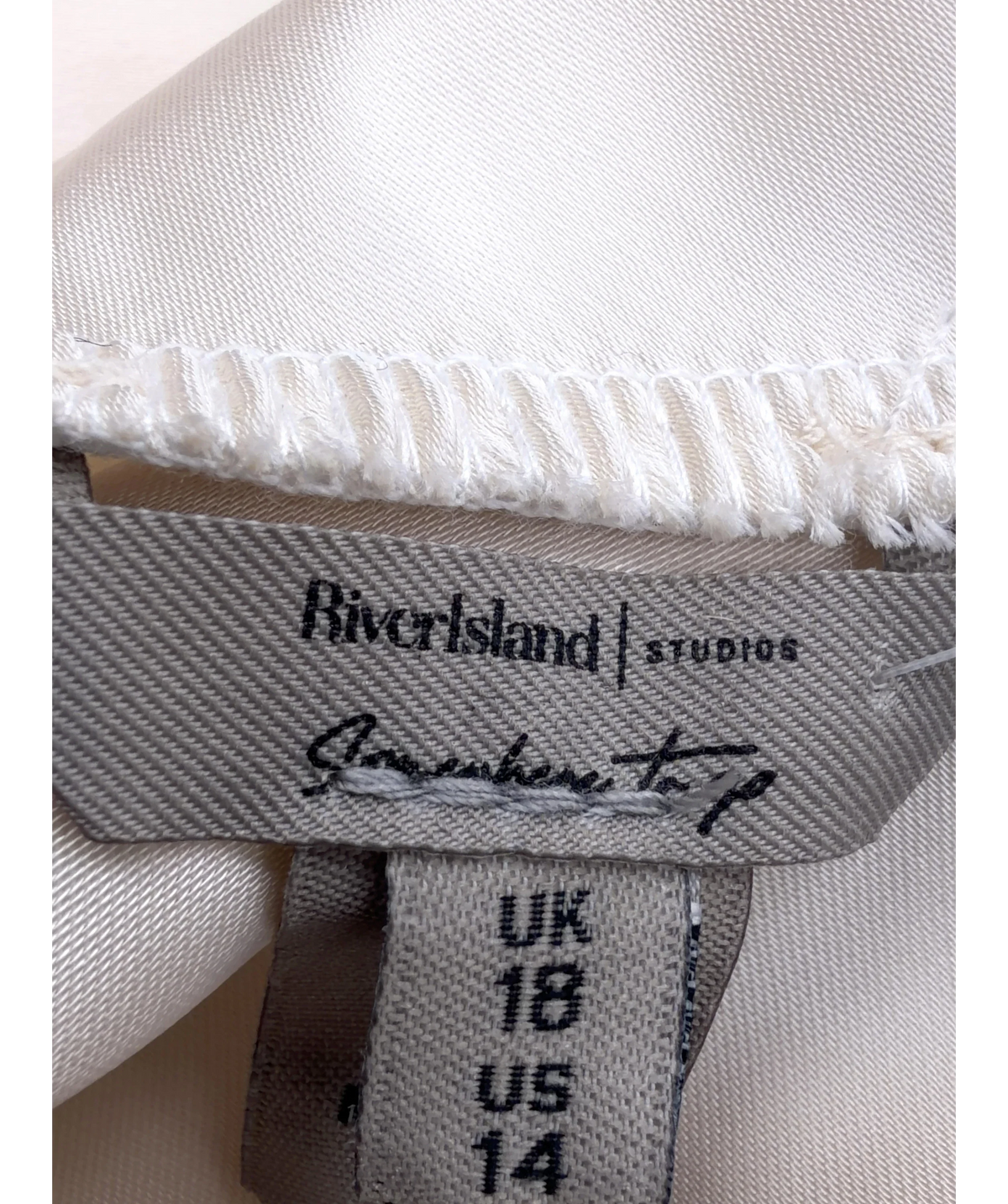 River Island Cream Colour, size UK 18 — detail