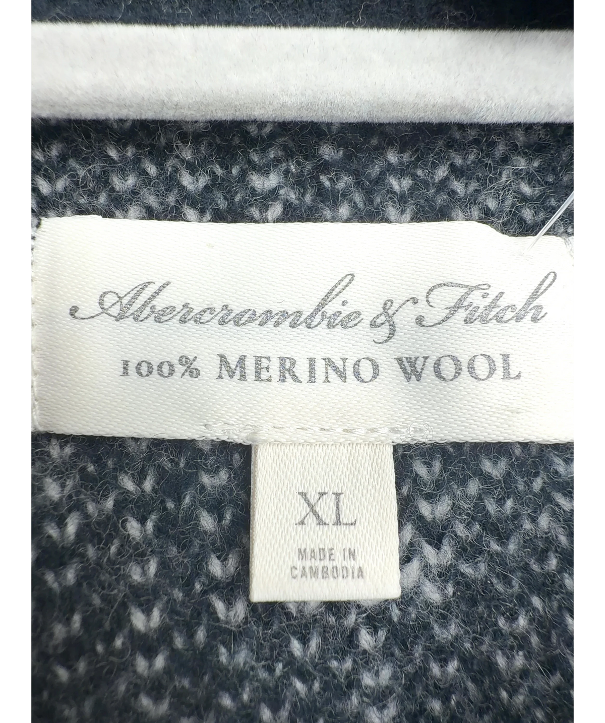 ABERCROMBIE & FITCH Black Colour, size UK XL — detail