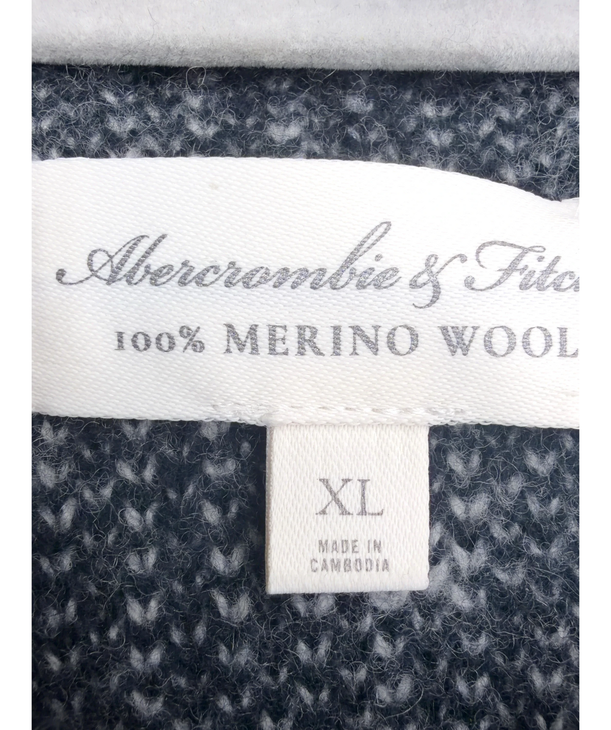 ABERCROMBIE & FITCH Black Colour, size UK XL — label