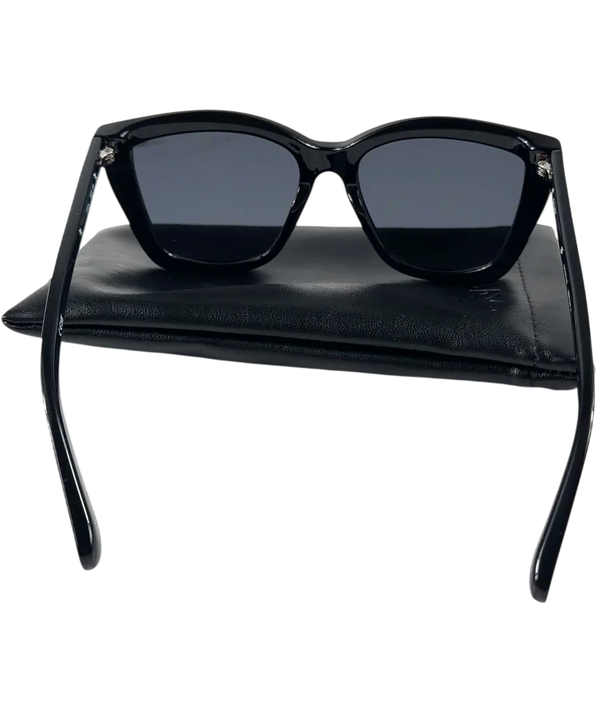 QUAY Black Colour — back