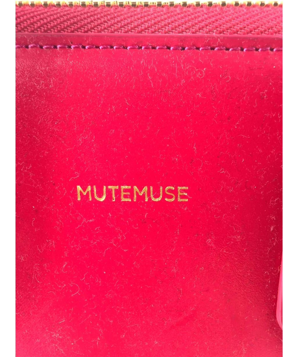 MUTEMUSE Pink Amuse Bag — detail