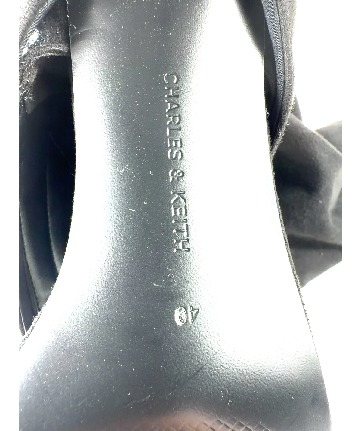 Charles & Keith Black Aether Faux Suede Thong Boots, size UK 7 EU 40 👠 — fabric detail