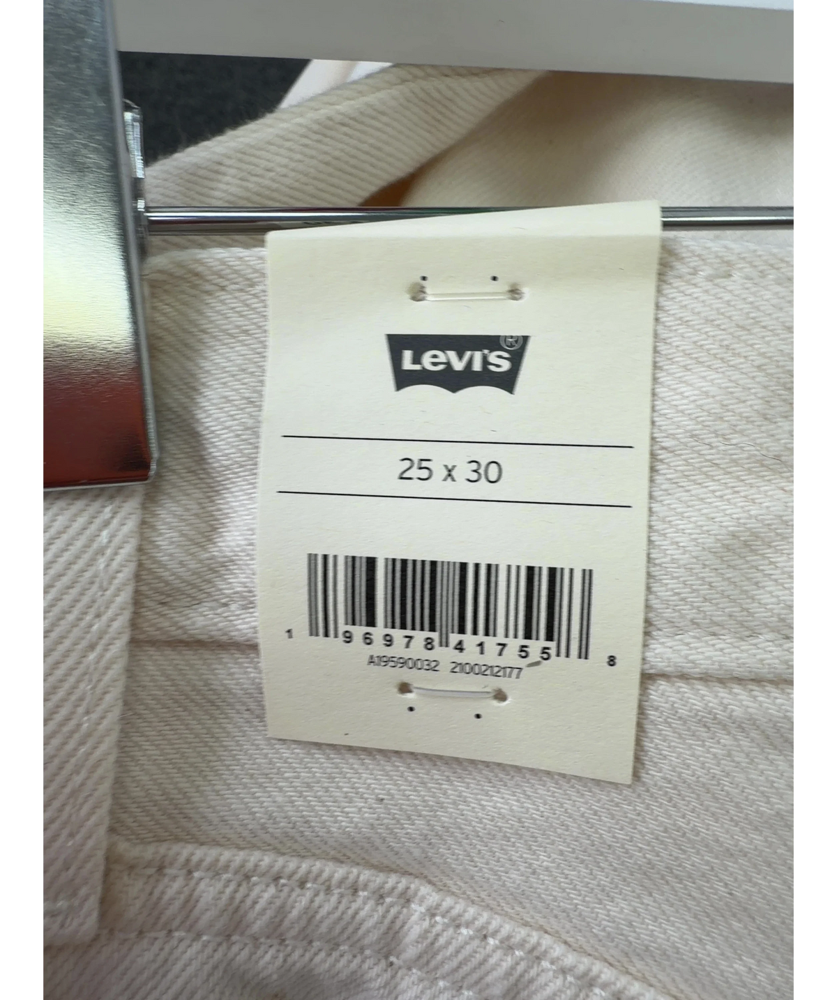 levis off-white 501® '90s Jeans, size W25 — care label