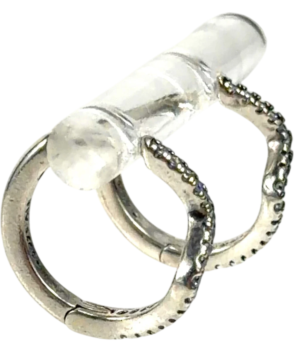 Pandora silver Sparkling Wave Hoop Earrings — fabric detail