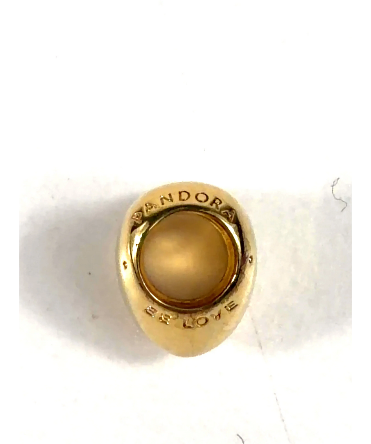 Pandora gold Be Love Engravable Heart Charm — detail