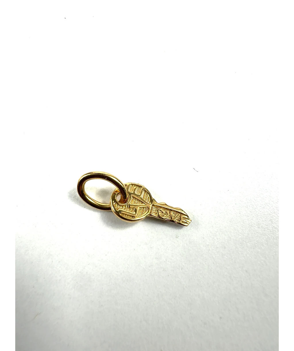 Pandora gold Engravable Heart Key Pendant — care label