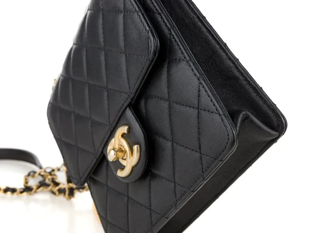 CHANEL BLACK "CHIC PEARLS" SMALL FLAP BAG IN GOATSKIN LEATHER WITH MATTE GOLD HARDWARE