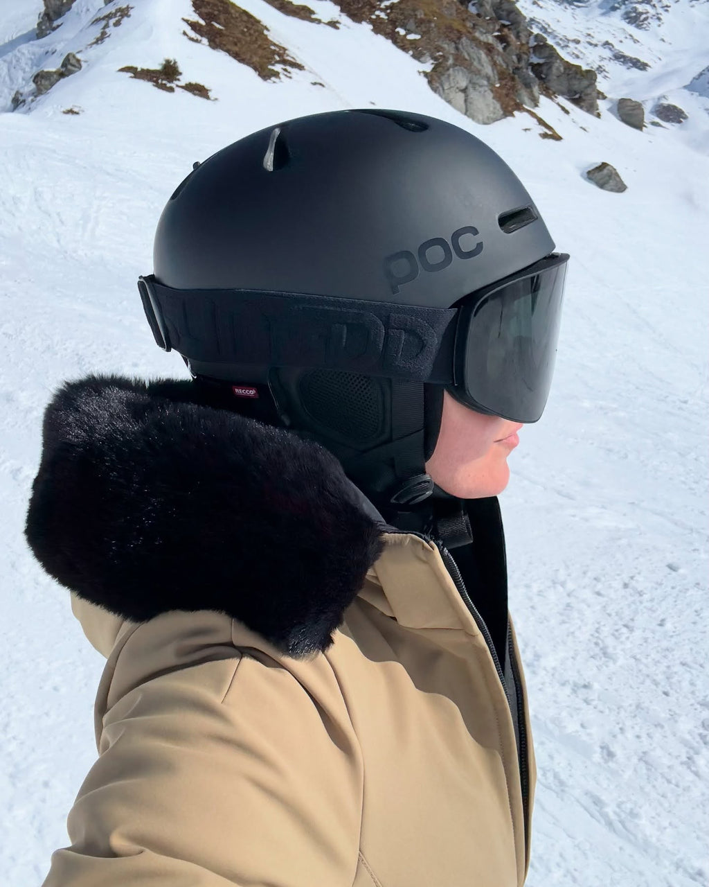 Goldbergh Beige Hida Hooded Belted Faux Fur-trimmed Down Ski Jacket UK 10