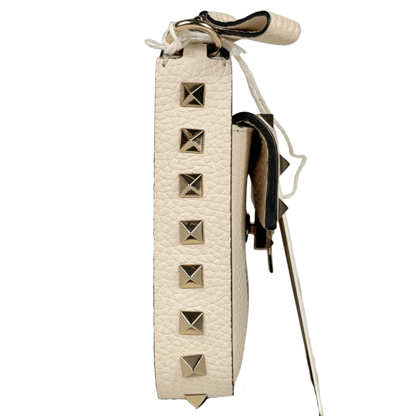 VALENTINO GARAVANI Rockstud Chain Pouch In Grainy Calfskin Leather In Cream / Gold