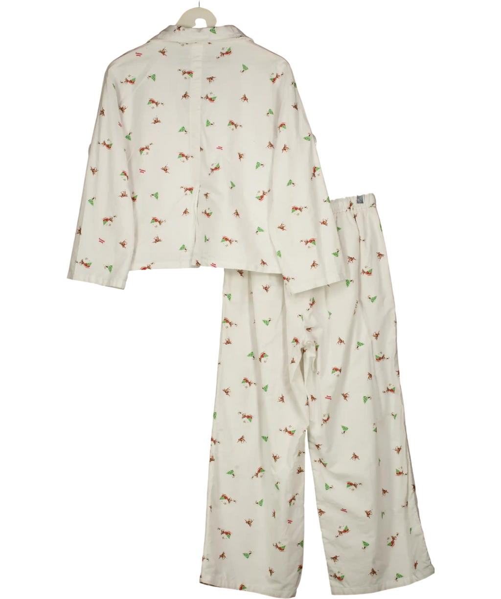 Sweet Chilling White Plush Cozy Bundle UK S